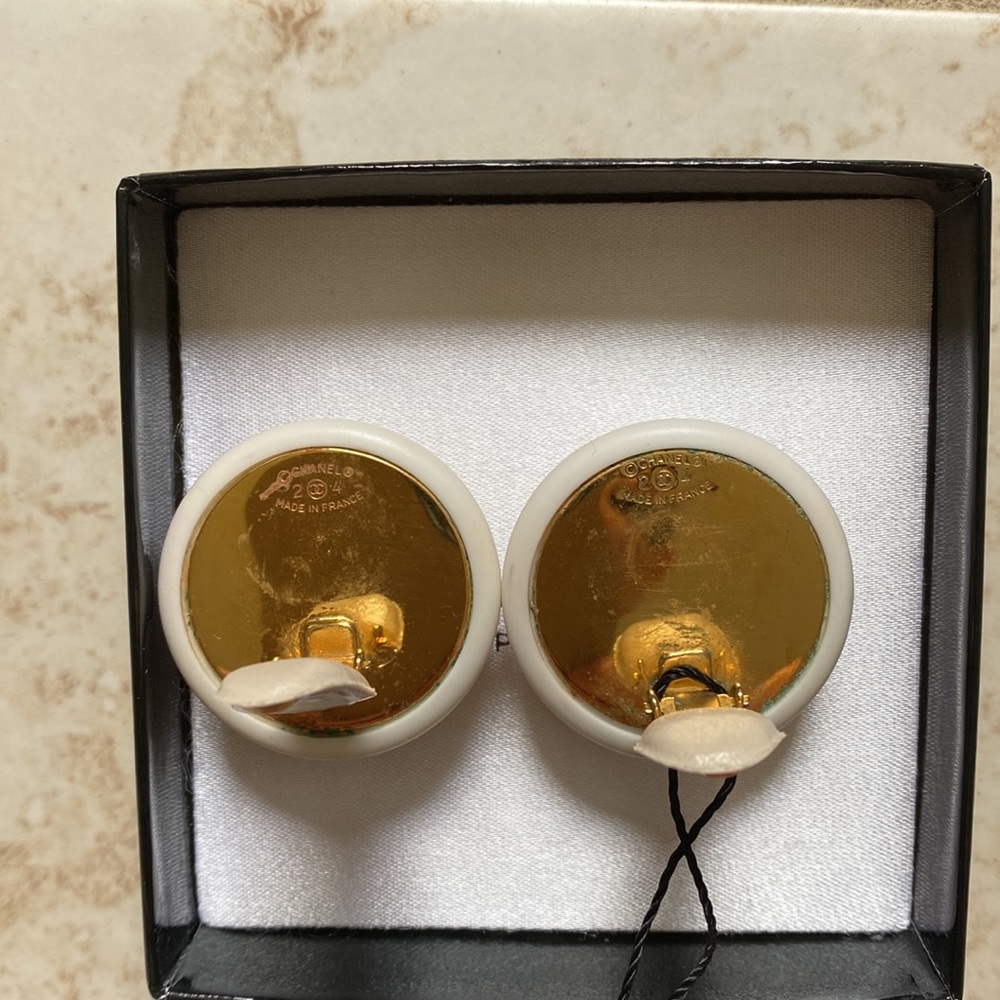 Vintage Chanel earrings - Picture 3 of 11